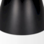 Table basse ronde Mitchell avec plateau en bois massif et piètement en fonte noire