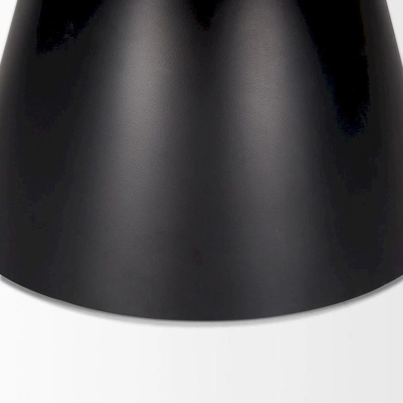 Table basse ronde Mitchell avec plateau en bois massif et piètement en fonte noire