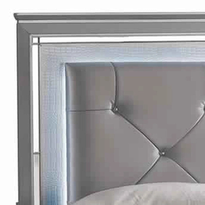 Lit California King texturé avec finitions argentées, beige